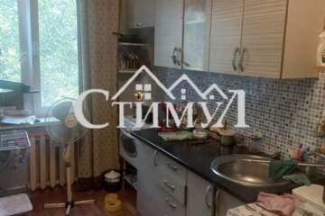 Комната, (всего 10 ком.), 100 м², 3/5 эт.
