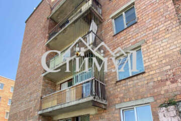 Комната, (всего 4 ком.), 75 м², 3/5 эт.